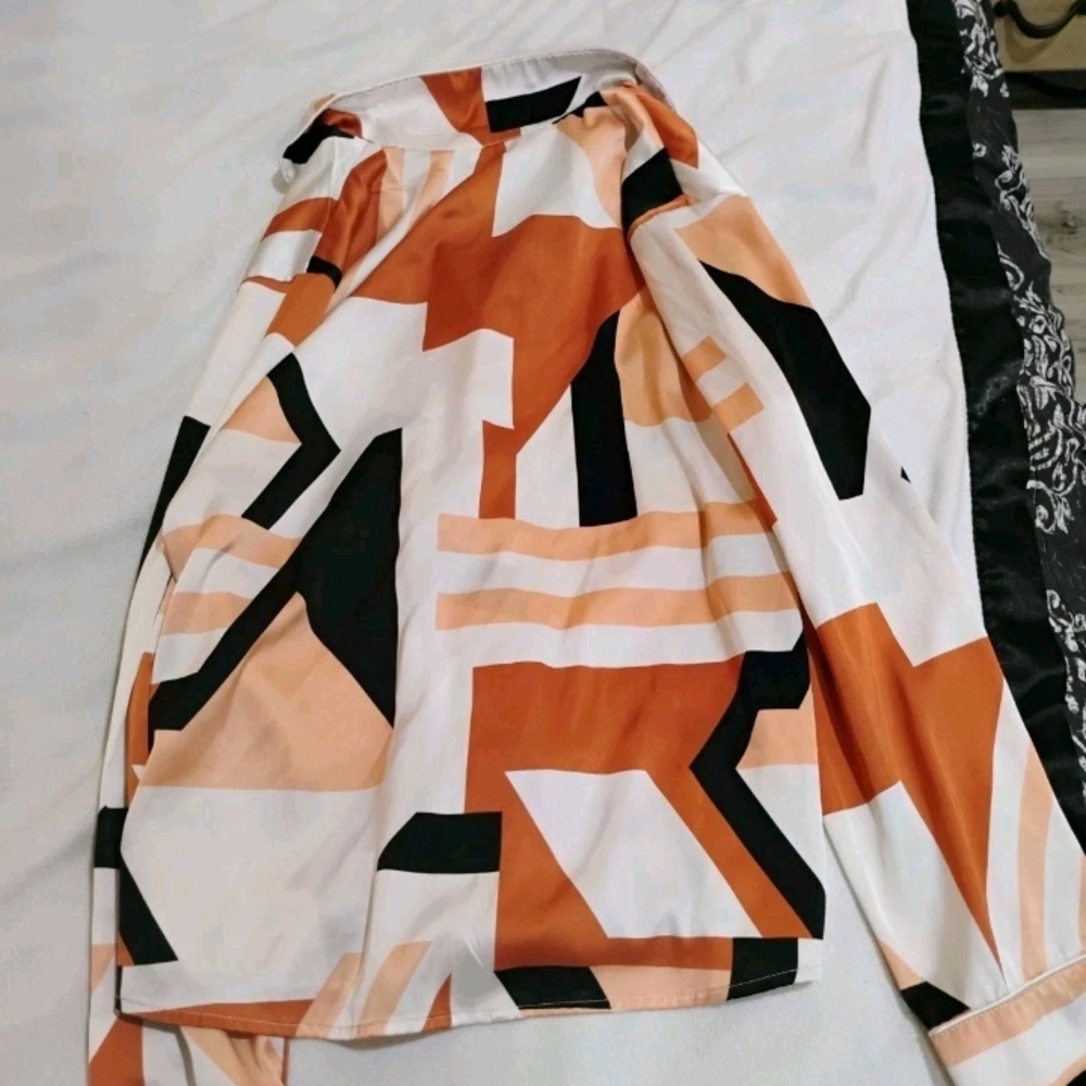 White Mark Geometric Pajama Set - Black, White, Orange - Picture 9 of 14